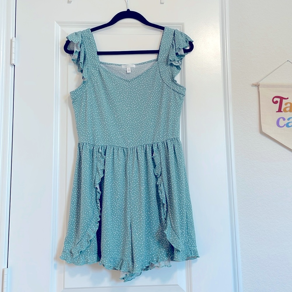 Cute Abound romper MEDIUM with scalloped seams